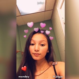 Meet your Posher, Alexia